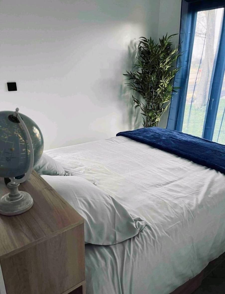 Petit Chalet Au Coeur De La Foret Proche Disney La Houssaye-en-Brie المظهر الخارجي الصورة
